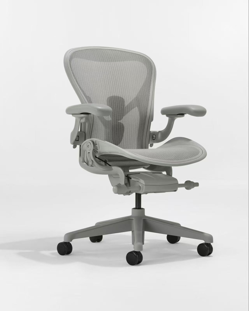 Aeron Remastered Mineral Aeron Remastered Mineral