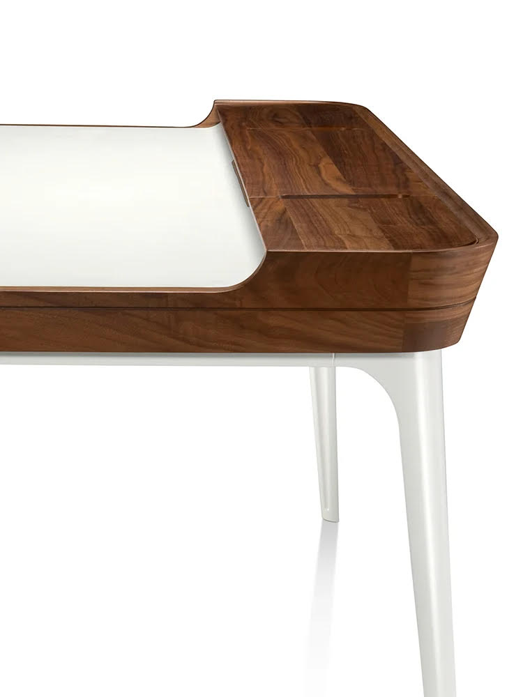 Деревянная рама и белая рабочая вставка Herman Miller Airia Desk