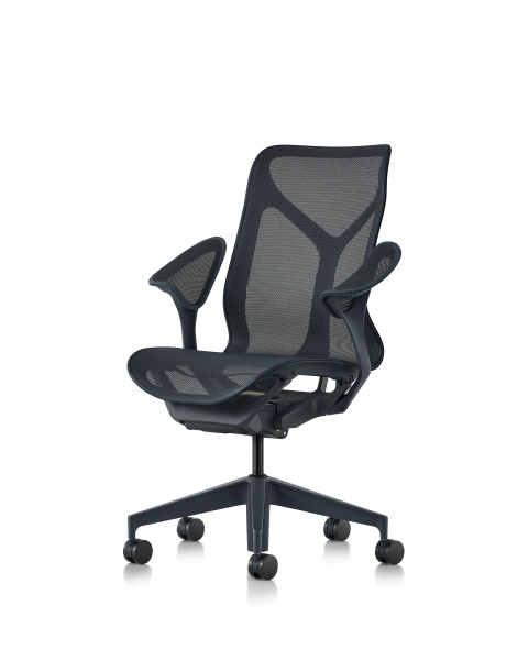 Кресло Herman Miller Cosm, средняя спинка, цвет Nightfall, подлокотники «лепестки» (Leaf)