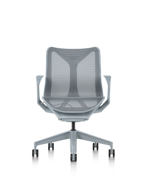 Кресло Herman Miller Cosm, низкая спинка, цвет Glacier, нерегулируемые подлокотники