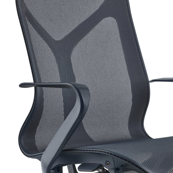 Кресло Herman Miller Cosm, высокая спинка, цвет Nightfall, нерегулируемые подлокотники