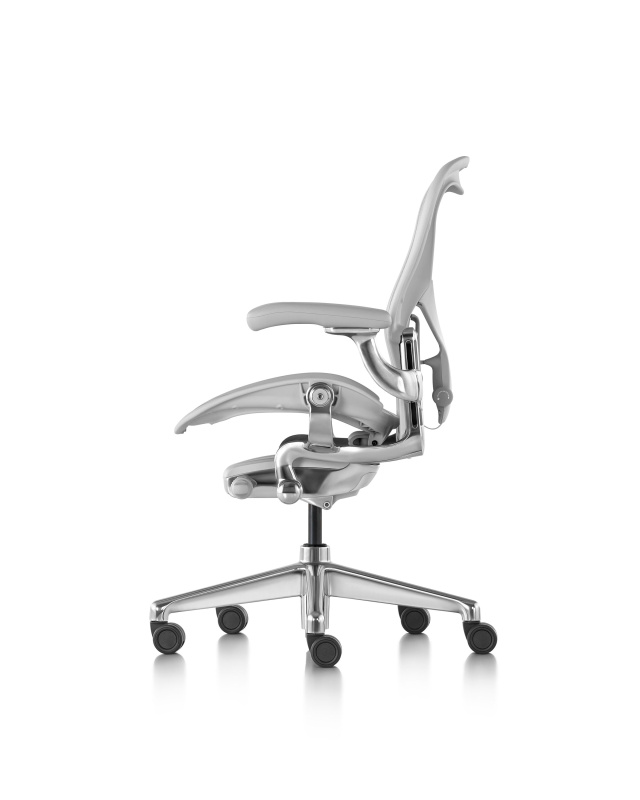 Кресло Herman Miller Aeron Mineral / Polished Aluminum, размер C