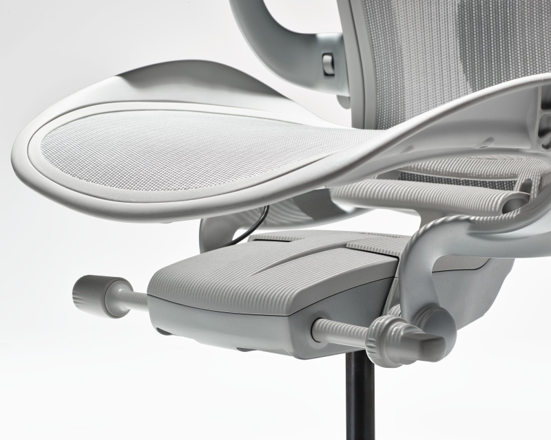Кресло Herman Miller Aeron Mineral, размер B