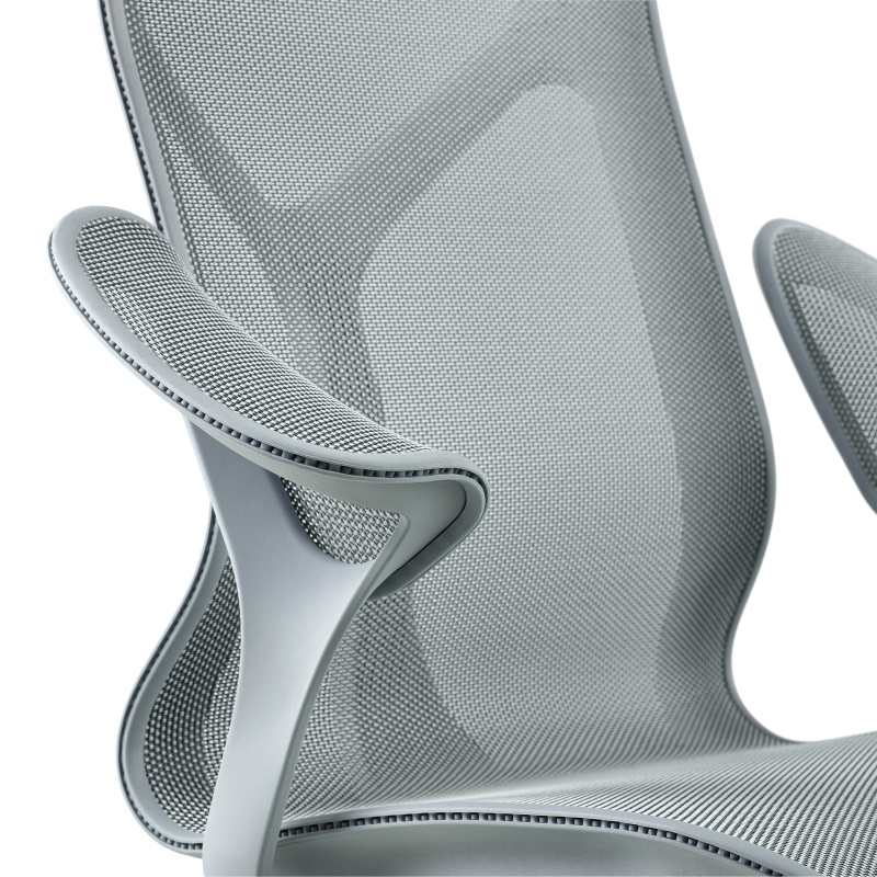 Кресло Herman Miller Cosm, высокая спинка, цвет Glacier, подлокотники «лепестки» (Leaf)